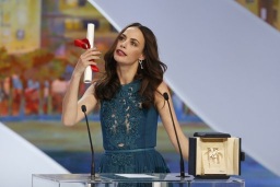 Bérénice Bejo celebra su premio como mejor actriz por el film "The Past"